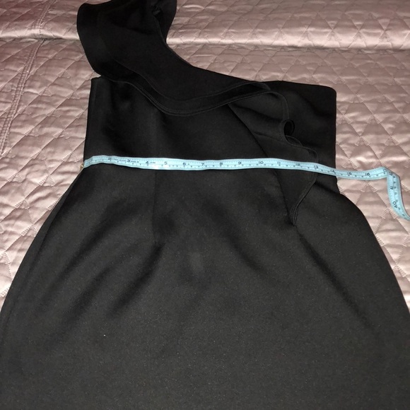 Little black dress - Picture 3 of 3